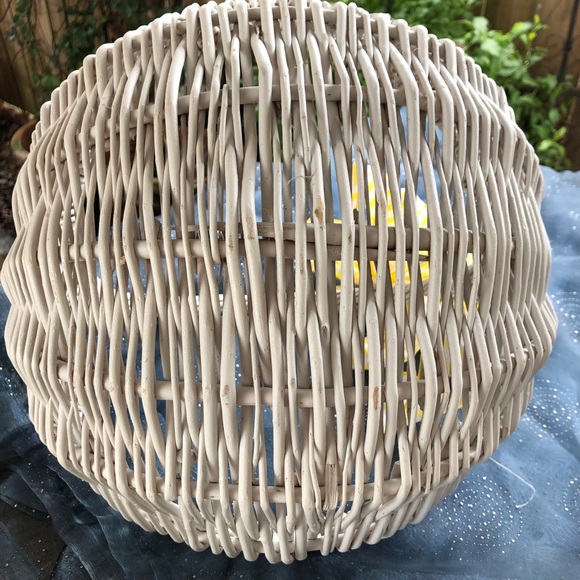 White Egg Shaped Basket with handle and Yellow Bow - Picture 3 of 8